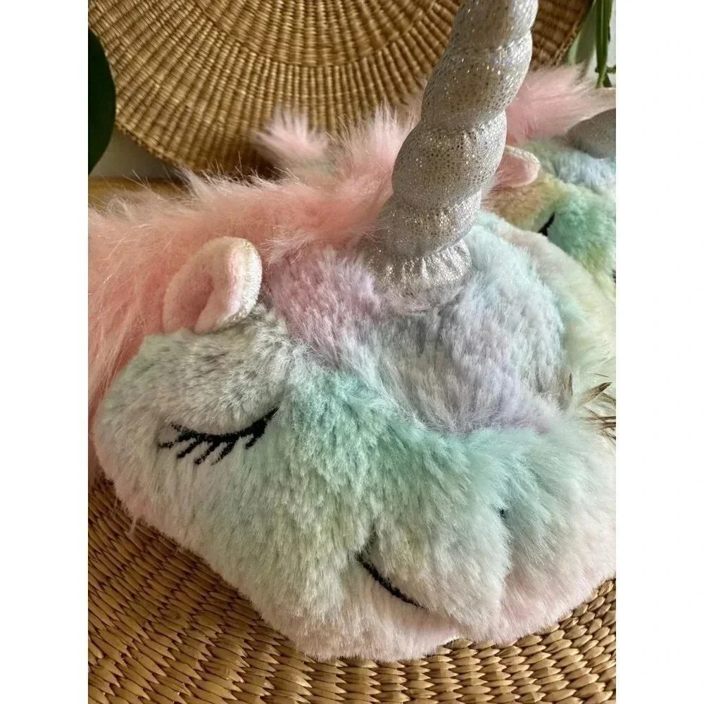 Wonder Nation Kid’s size 13-1 Unicorn slippers